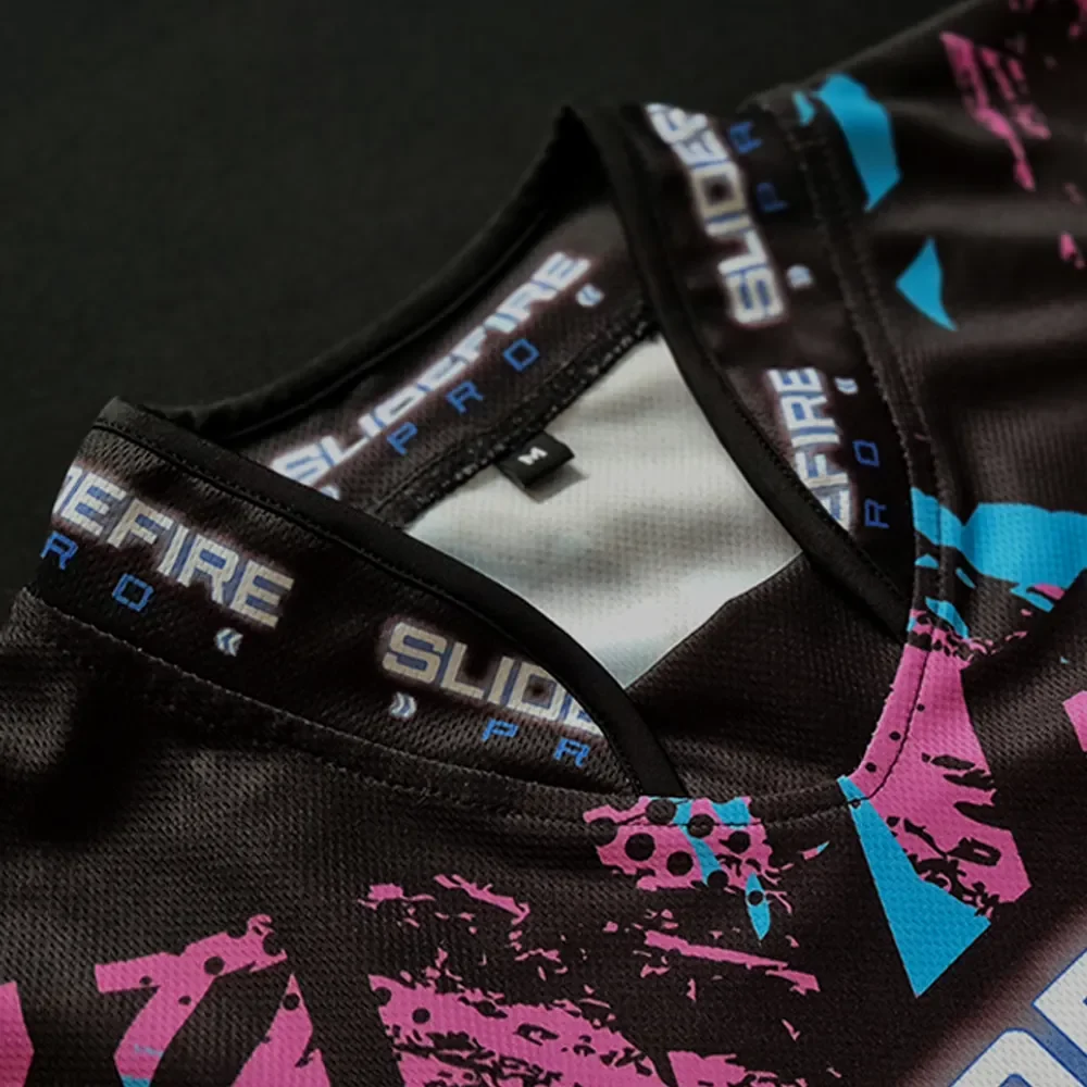 Close-up of the jersey’s low-profile collar